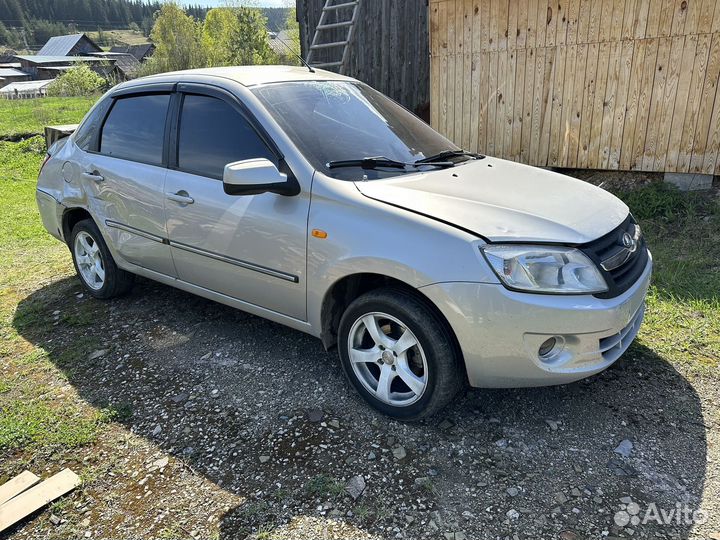 LADA Granta 1.6 МТ, 2012, битый, 187 000 км