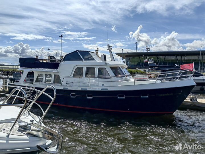 Голландская моторная яхта Aquanaut