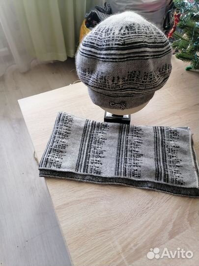 Берет с шарфом