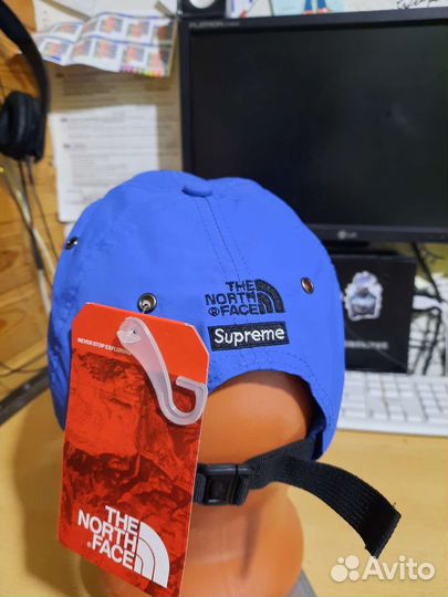Новая кепка tnf & supreme