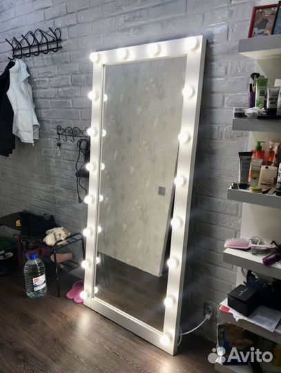 Зеркало с подсветкой в полный рост