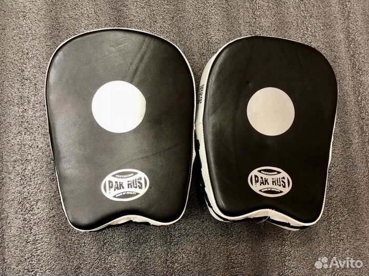 Боксерские лапы кожаные