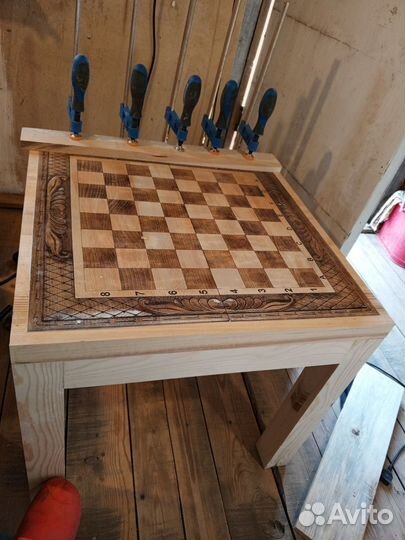 Шахматный столик