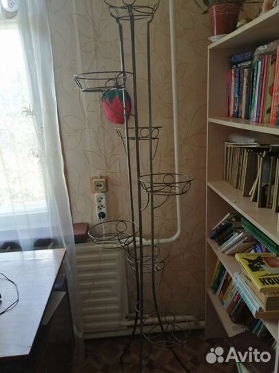 Подставка для цветов напольная металлическая