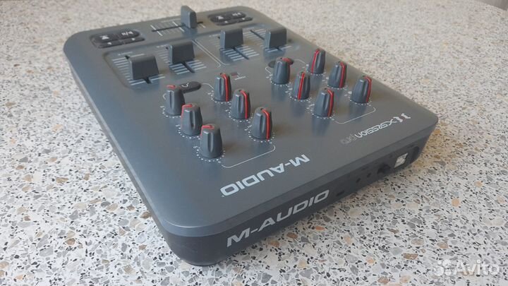 M-audio X-session PRO DJ контроллер