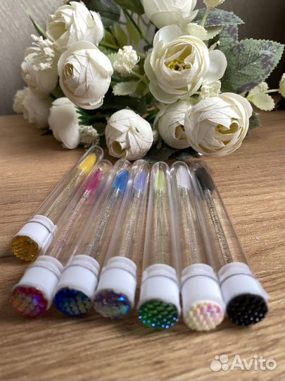 Щетка для ресниц и бровей