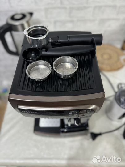 Кофеварка рожковая vitek vt1517 + кофемолка