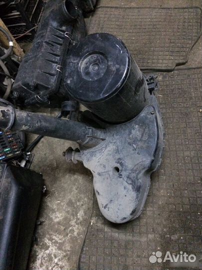 Корпус воздушного фильтра Mercedes 1977-1995