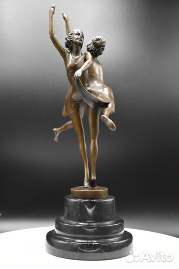 Бронзовая статуэтка 