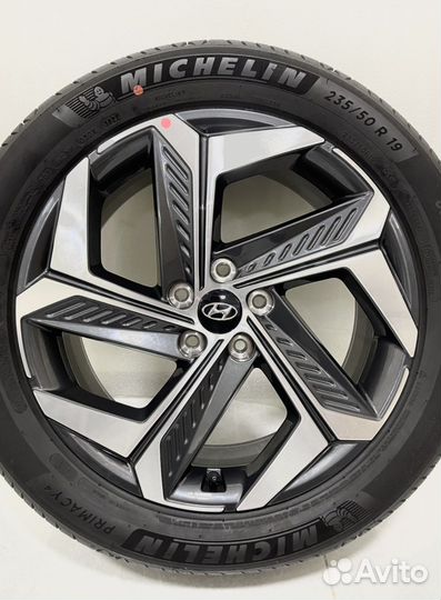 Новые Hyundai Tucson, Michelin 235/50 R19 (2023)