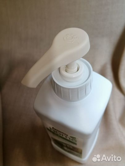 Бутылка пластиковая с помпой Амвей