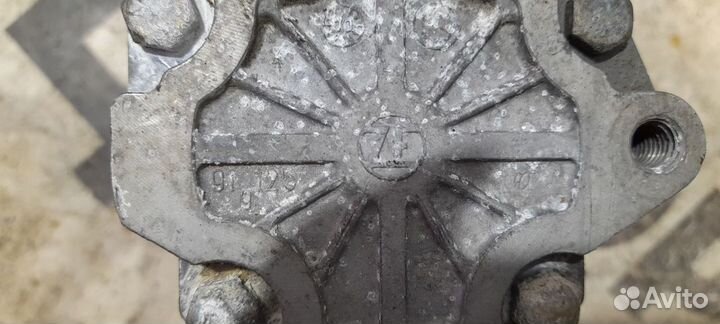 Насос гур Volkswagen Polo 3 V-1.4