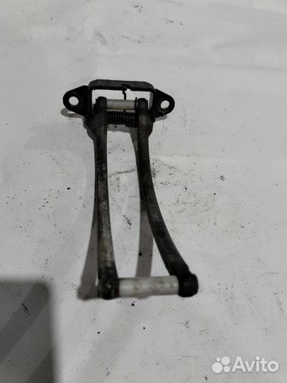 Ограничитель двери Mercedes Vito W639 2.1D 2007