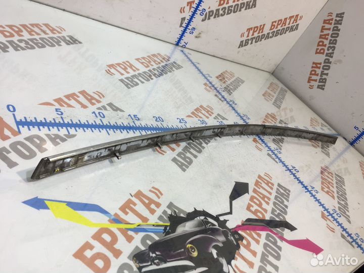 Мерседес С-Класс Молдинг крышки багажника