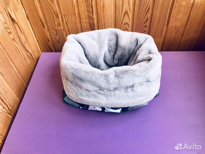 Лежанки для собак и кошек