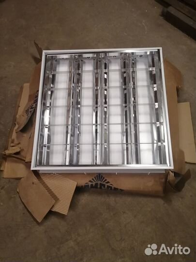 Светильник потолочный встраиваемый