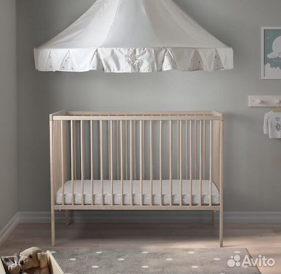 Кровать, бортик, матрас и одеяло для детской крова