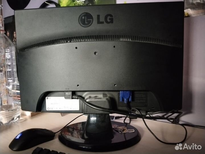 Монитор LG 20
