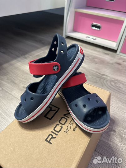 Сандалии crocs j2