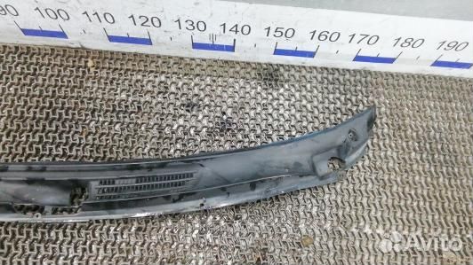 Накладка декоративная (жабо, дождевик) volvo V40 V