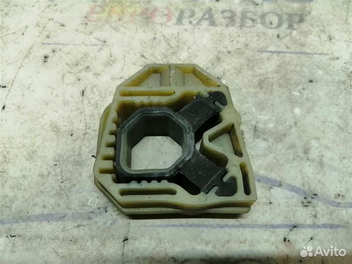 Кронштейн радиатора VW Tiguan 2007-2011