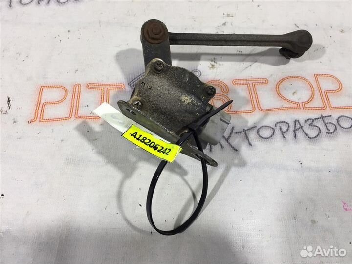 Датчик положения кузова Toyota Avensis (AZT250,AZ