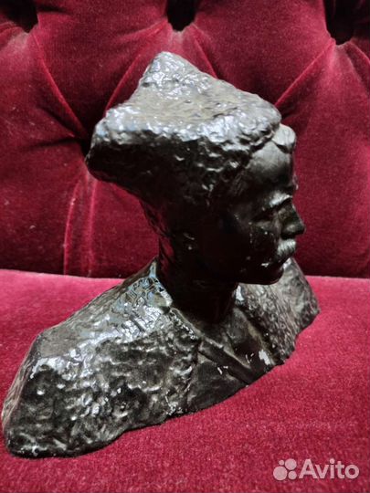 Бюст И. В. Чапаев