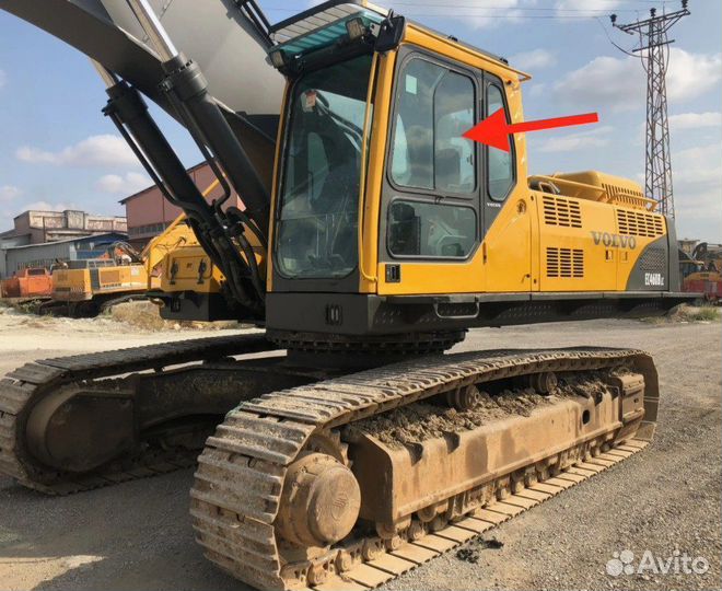 Стекло двери верхнее на экскаватор Volvo EC 460