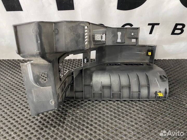 Накладка на торпедо (консоль) левая Renault T