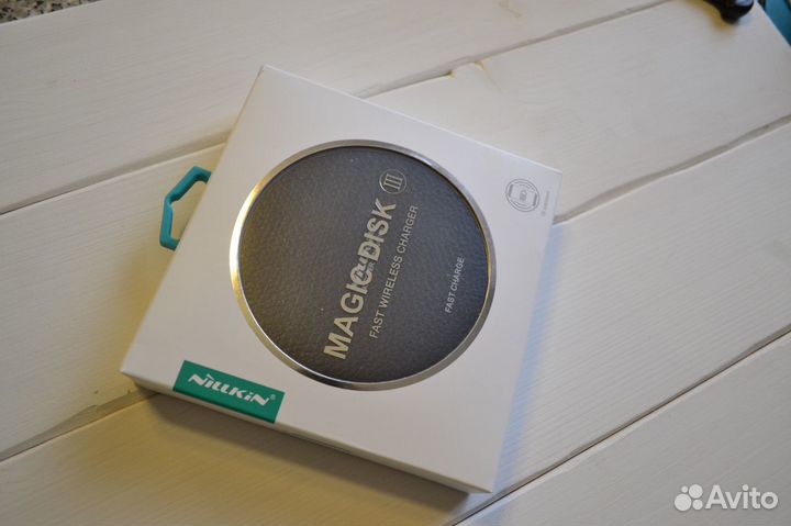 Новое беспроводное зарядное устройство Qi