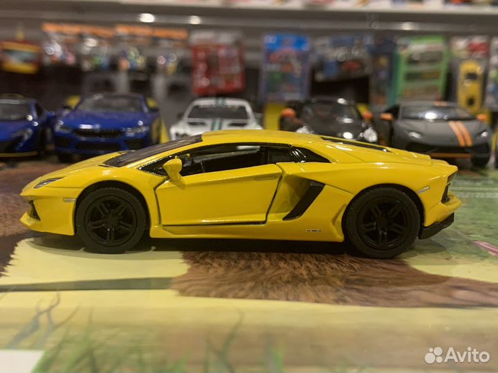 Металлическая моделька Lamborghini Aventador