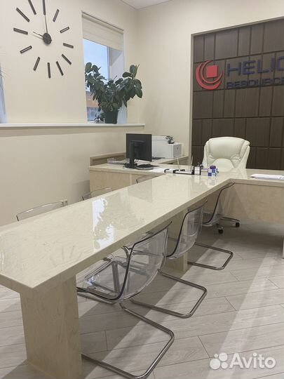 Офисная мебель со столешницей из иск. камня