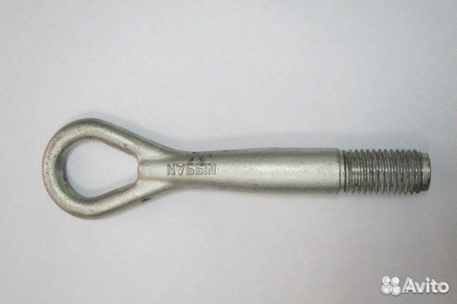 Буксировочный крюк Nissan