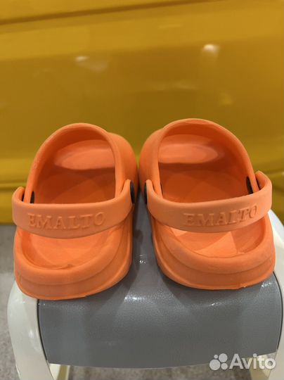 Сандалии, кроссовки для девочки 23 размер