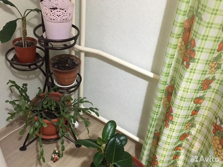 Подставка декоративная для цветов