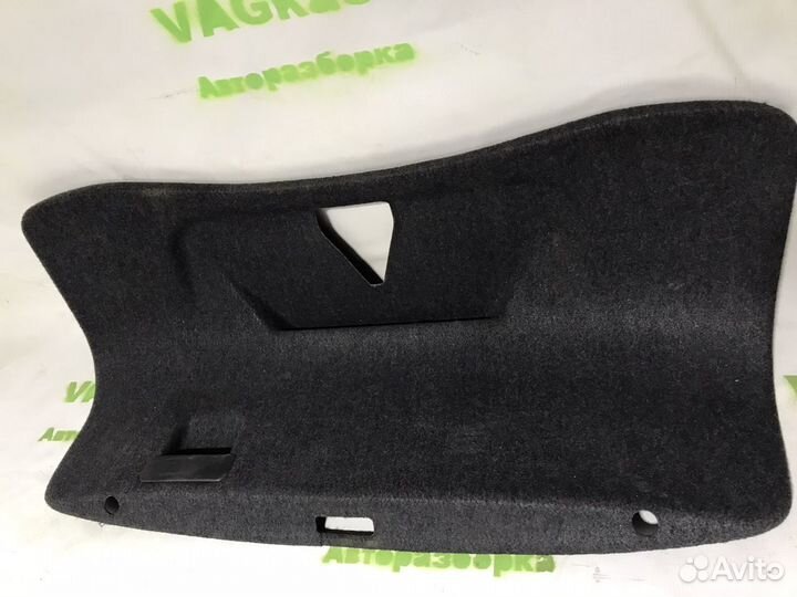 Обшивка крышки багажника audi A4 B6. 8E5867975A