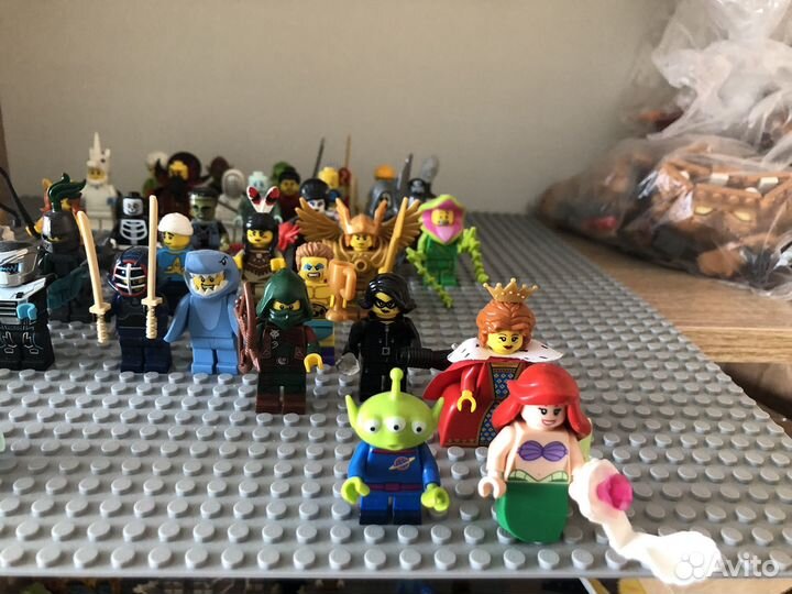 Lego минифигурки 13,14,15 серии бэтмен симпсоны