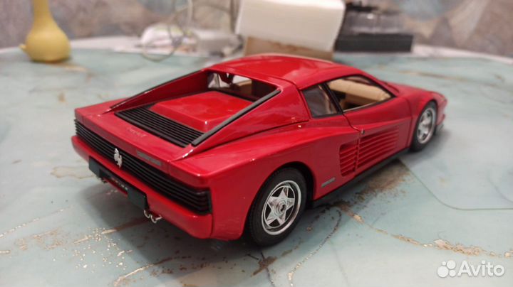 Ferrari Testarossa 1984 bburago 1.18