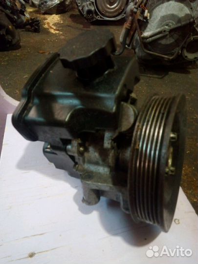 Насос гур Мерседес Спринтер 2.2D/2.7D до 2006г