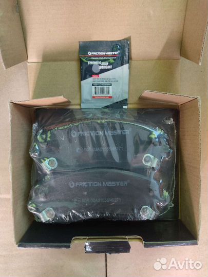 Передние колодки Dodge Challenger 2015-2022