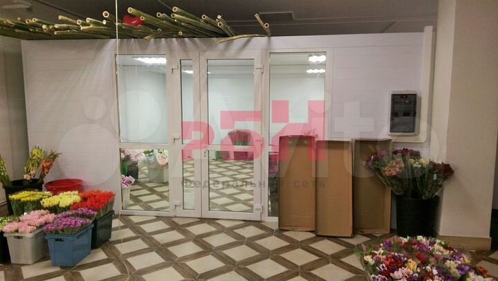 С арендатором Магазин цветов 180,7 кв.м