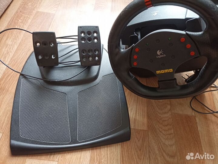 Игровой руль logitech momo racing с педалями