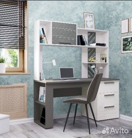 Письменный стол