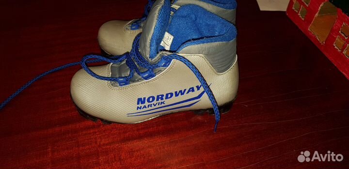 Лыжные ботинки