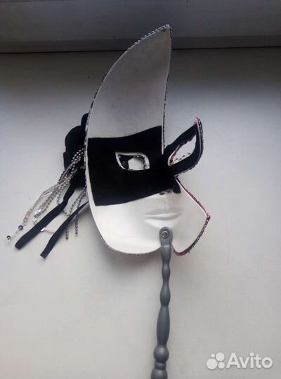 Маска маскарадная