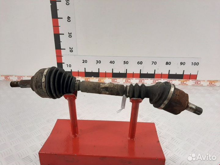 Полуось передняя левая (приводной вал, шрус)