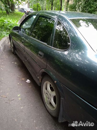 Opel Vectra 1.8 МТ, 2001, 311 000 км