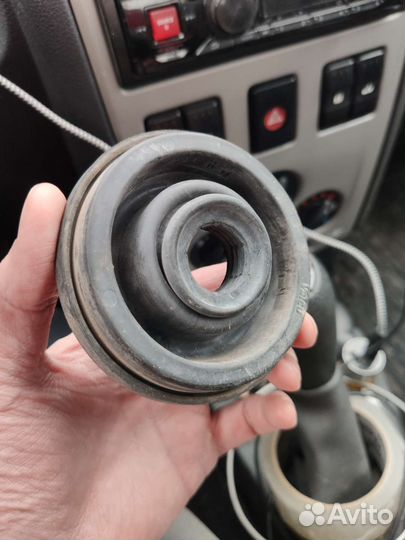 Резиновый уплотнитель в фару Reno logan