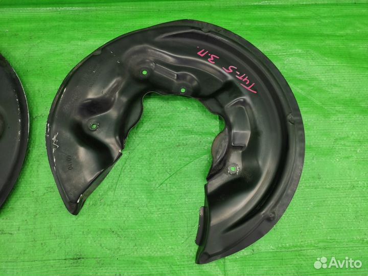 Пыльник тормозного диска зад. VW Tiguan/Passat/Q3