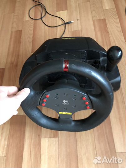 Игровой руль logitech momo racing